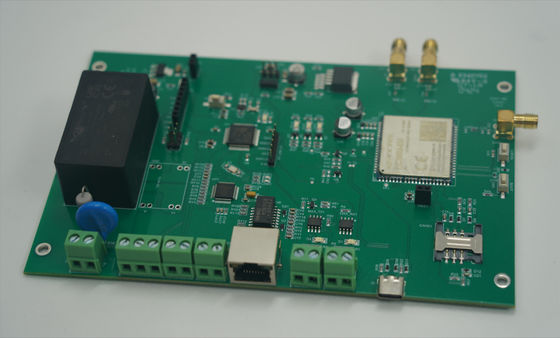 قیمت مناسب مجتمع صفحه مدار چاپی FR4 TG135 PCB سبز برای کارت کنترل صنعتی آنلاین