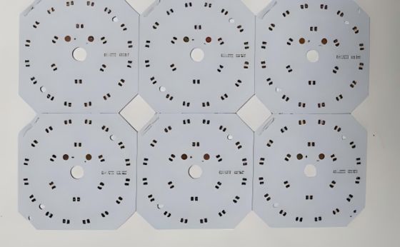 قیمت مناسب 1 Layer LED PCB Board With Aluminium Base Board 1OZ And White Soldermask آنلاین